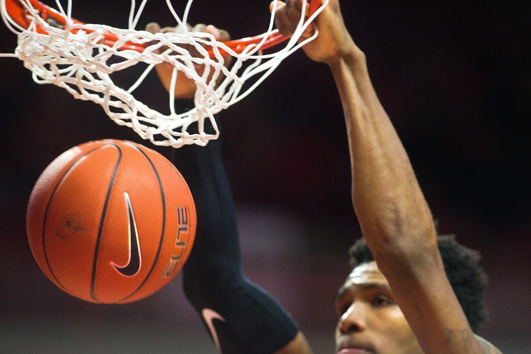 020920-blm-spt-12isuhoops